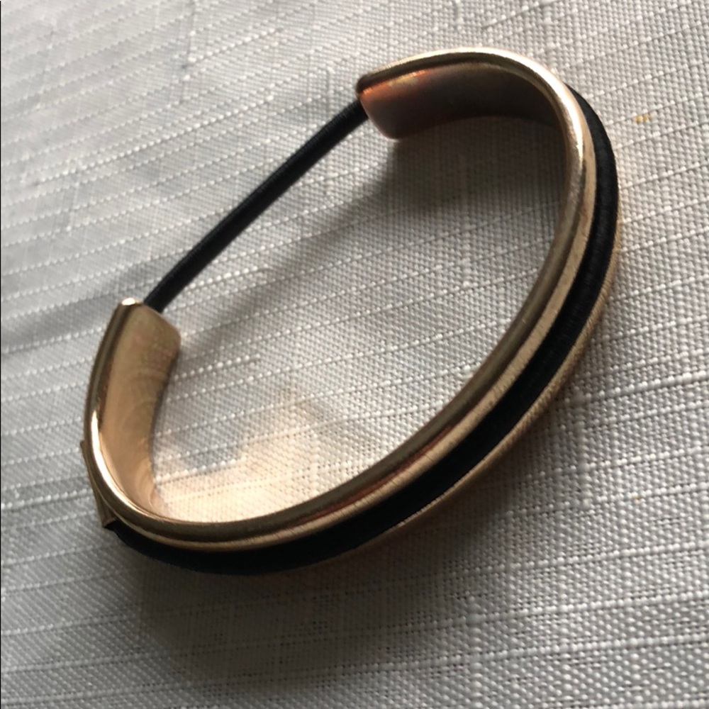 Hair tie bracelet